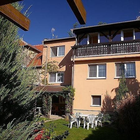 V Aleji - ubytování v soukromí Valtice Exterior foto
