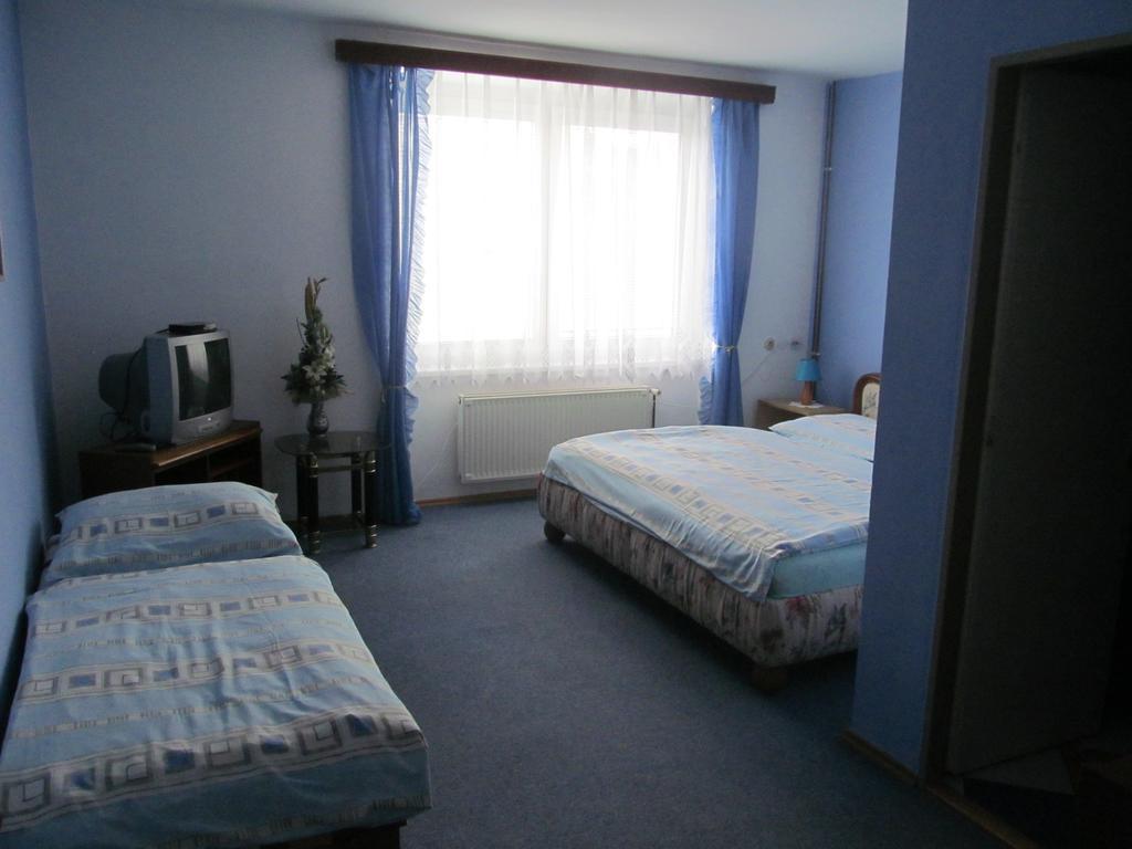 V Aleji - ubytování v soukromí Valtice Exterior foto